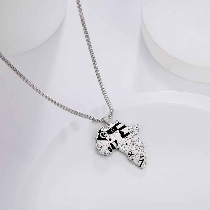 Africa Map Pendant Necklace / Colar com pingente de mapa de África