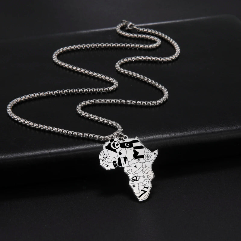 Africa Map Pendant Necklace / Colar com pingente de mapa de África